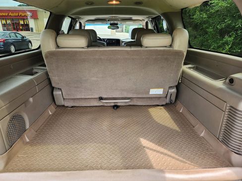 Used 2002 Chevrolet Suburban LT AWD/4WD image 13