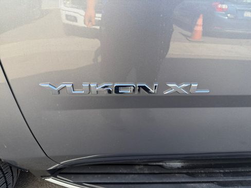 Used 2020 GMC Yukon XL SLT AWD/4WD image 32
