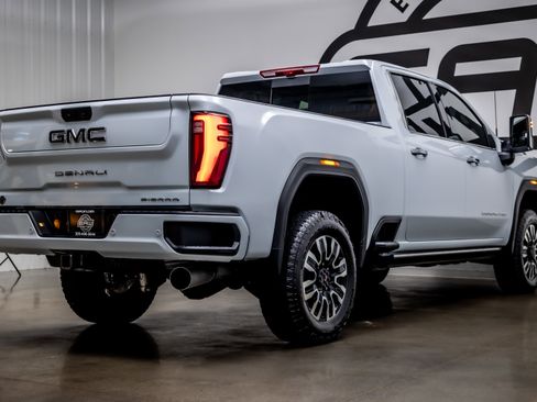 Used 2026 GMC Sierra 2500 Denali Ultimate AWD/4WD image 32