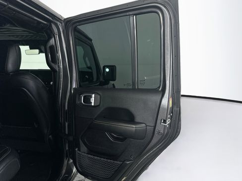 Used 2025 Jeep Wrangler Unlimited Sahara w/ Technology Group AWD/4WD image 30