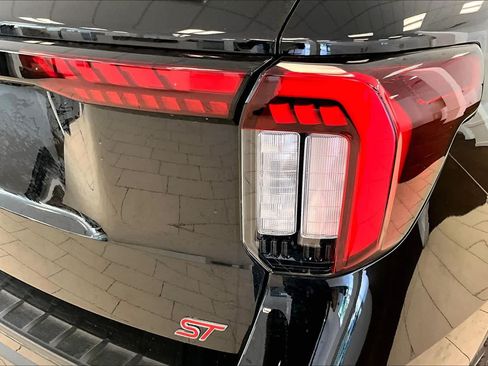 Used 2025 Ford Explorer ST AWD/4WD image 29