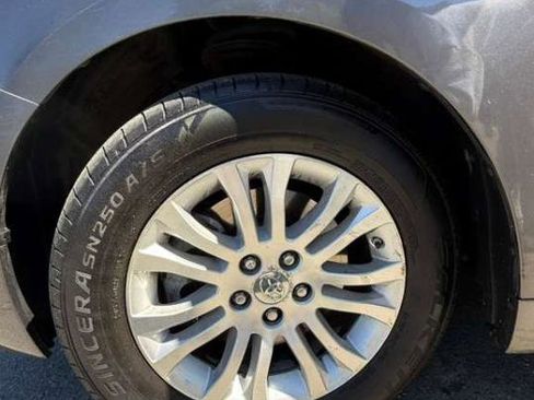 Used 2011 Toyota Sienna XLE w/ Premium Pkg FWD image 4