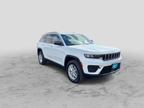 New 2026 Jeep Grand Cherokee Laredo AWD/4WD image 2