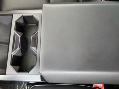 Used 2024 Tesla Cybertruck AWD Crew Cab image 45