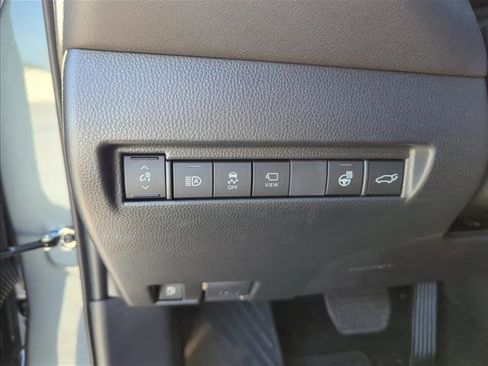 Used 2024 Toyota Venza Limited AWD/4WD image 13