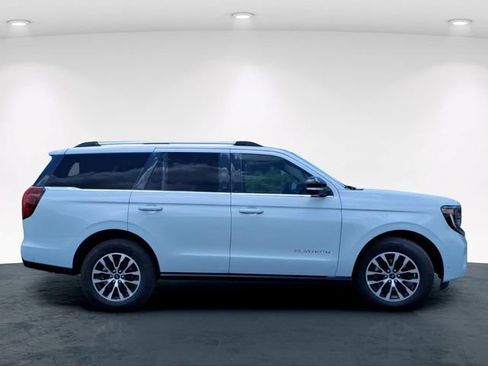 Used 2025 Ford Expedition Platinum AWD/4WD image 7