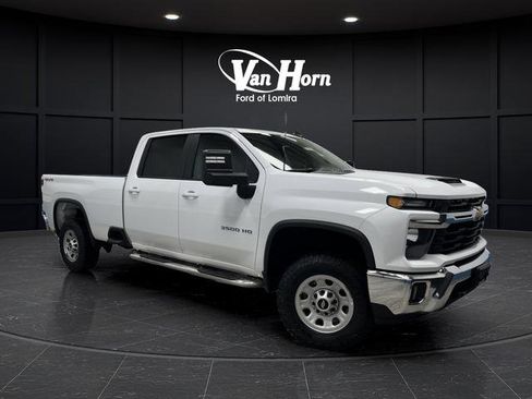 Used 2024 Chevrolet Silverado 3500 LT w/ Convenience Package image 41