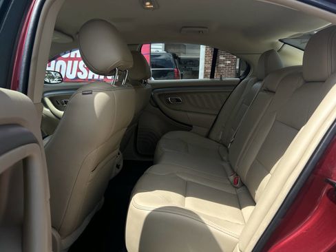 Used 2015 Ford Taurus SEL image 18