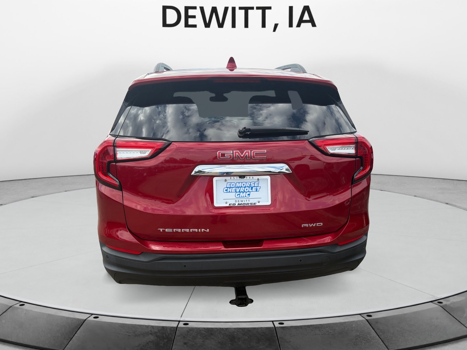 Used 2023 GMC Terrain SLE w/ Driver Convenience Package AWD/4WD image 4