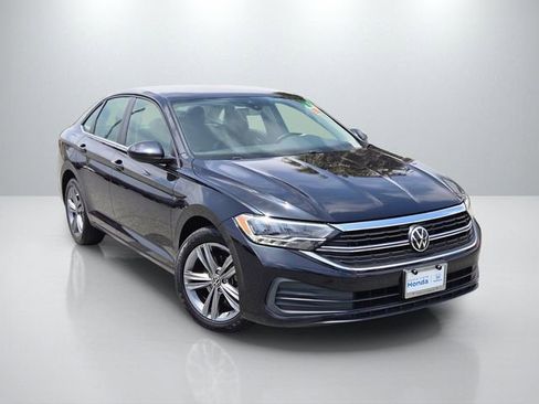Used 2024 Volkswagen Jetta SE FWD image 1