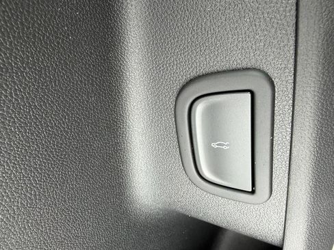 New 2026 Chevrolet Traverse LT w/ Enhanced Driving Package image 32