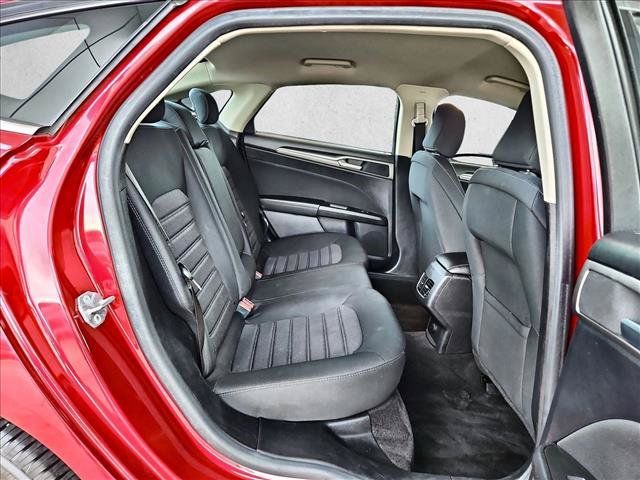 Used 2020 Ford Fusion SE FWD image 20