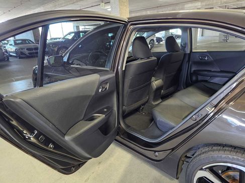 Used 2016 Honda Accord LX image 27