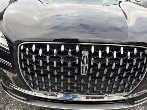 Used 2025 Lincoln Corsair Reserve image 4