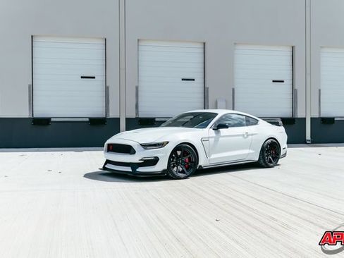 Used 2017 Ford Mustang Shelby GT350R w/ GT350R Equipment Group 920A RWD image 40