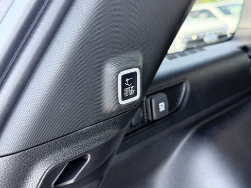 Used 2025 Jeep Grand Cherokee Limited w/ Luxury Tech Group II RWD image 10