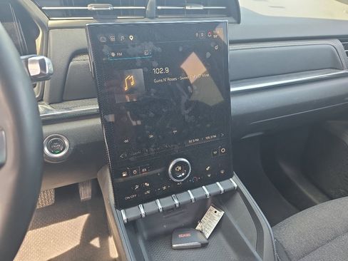 Used 2025 GMC Terrain Elevation image 19