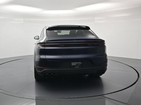 Certified 2025 Porsche Cayenne Coupe AWD/4WD image 43