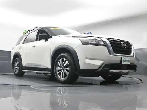 Used 2022 Nissan Pathfinder SL image 26