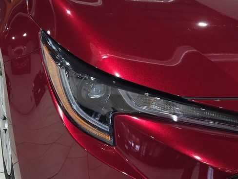 Certified 2025 Toyota Corolla LE FWD image 8