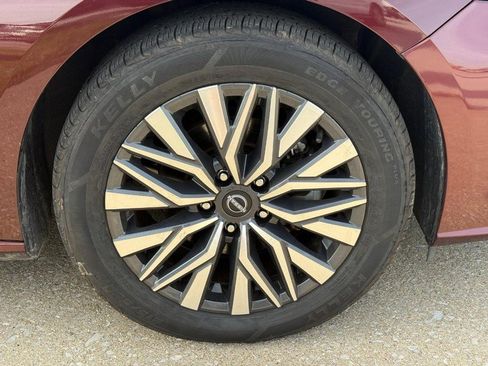 Used 2025 Nissan Altima 2.5 SV image 7