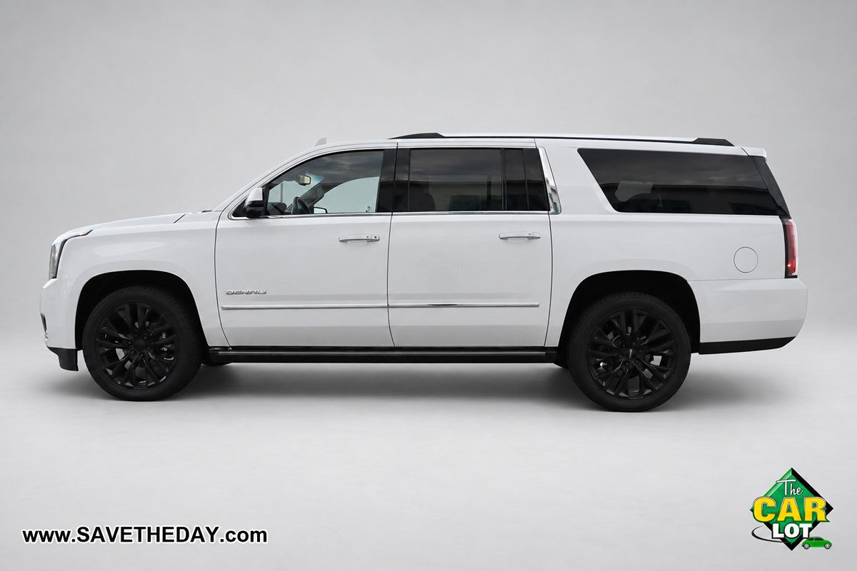 Used 2020 GMC Yukon XL Denali w/ Denali Premium Package AWD/4WD image 5