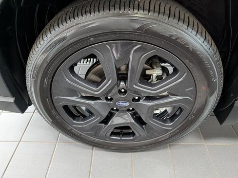 Used 2025 Subaru Ascent Bronze Edition w/ Onyx Package image 8