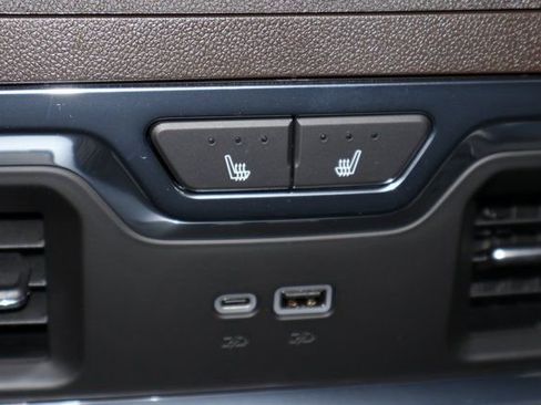 New 2026 GMC Sierra 3500 Denali w/ Denali Reserve Package image 13