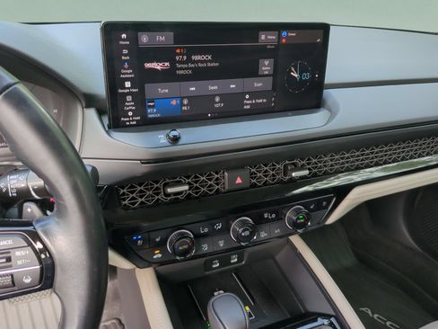 Used 2024 Honda Accord Touring image 13