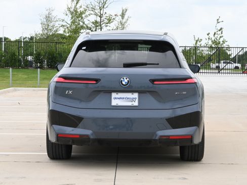 Used 2023 BMW iX xDrive50 w/ Premium Package AWD/4WD image 8