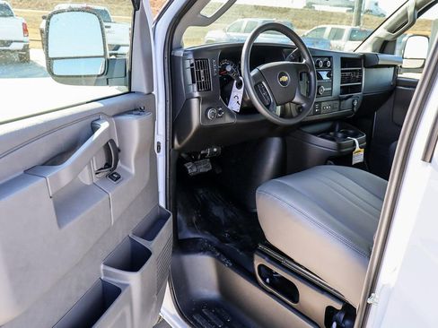 New 2025 Chevrolet Express 2500 w/ Driver Convenience Package RWD image 18
