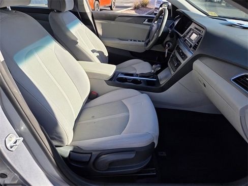 Used 2015 Hyundai Sonata SE image 14