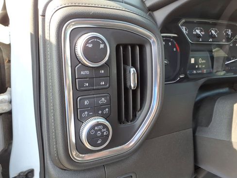 Used 2019 GMC Sierra 1500 SLT w/ SLT Premium Plus Package AWD/4WD image 18