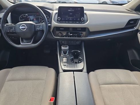 Certified 2025 Nissan Rogue SV FWD image 15