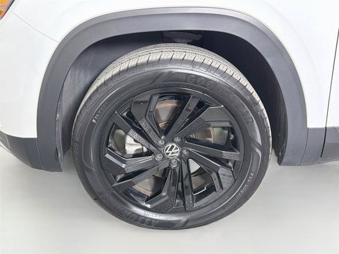 Used 2023 Volkswagen Atlas SE w/ Black Wheel Package FWD image 31
