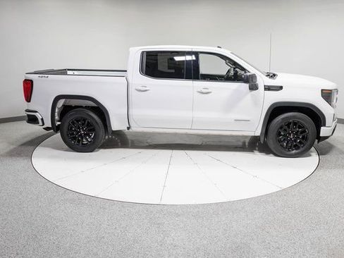 Used 2024 GMC Sierra 1500 Elevation image 27
