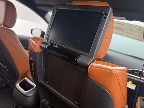 New 2026 Chrysler Pacifica Pinnacle image 20