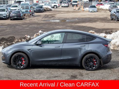 Used 2022 Tesla Model Y Long Range image 3