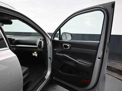New 2026 Kia Sorento S AWD/4WD image 11