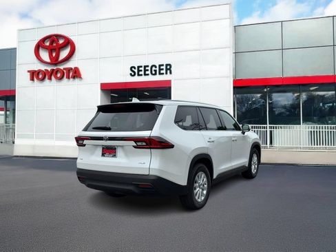 Used 2026 Toyota Grand Highlander AWD image 3