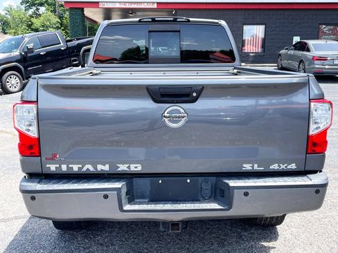Used 2018 Nissan Titan SL w/ Chrome Package AWD/4WD image 8