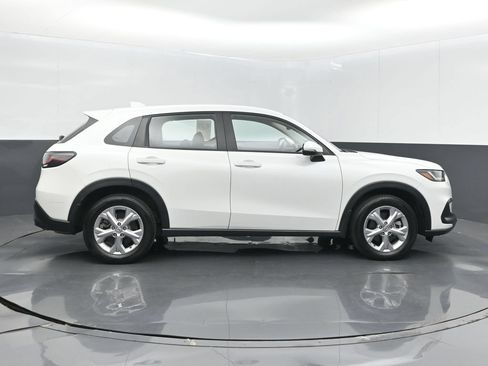 Certified 2024 Honda HR-V LX image 5