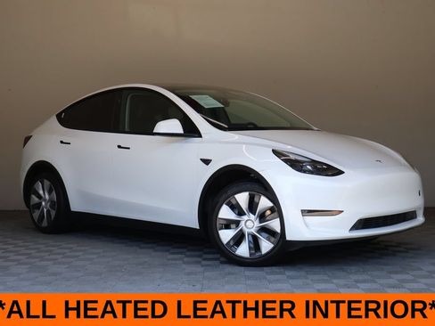 Used 2024 Tesla Model Y Long Range AWD/4WD image 2