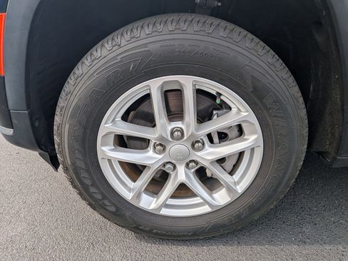 Certified 2021 Jeep Grand Cherokee L Laredo w/ Luxury Tech Group I image 9