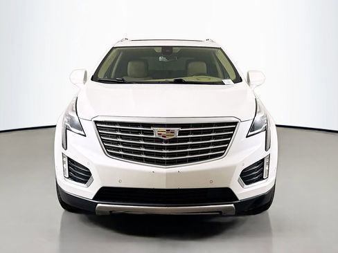 Used 2019 Cadillac XT5 Platinum image 2