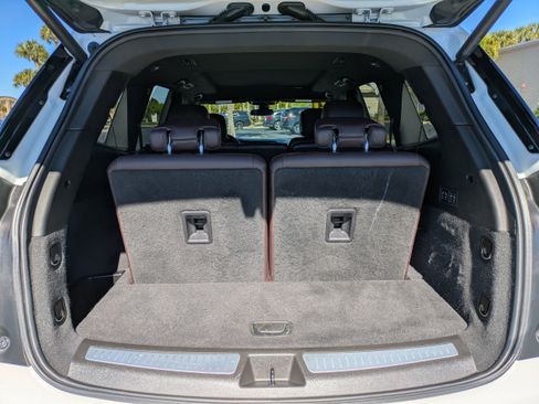 Used 2021 Cadillac XT6 Premium Luxury image 11