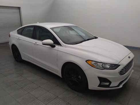 Used 2019 Ford Fusion SE w/ Equipment Group 151A FWD image 11