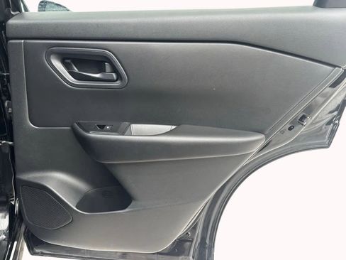 Used 2024 Nissan Rogue S image 24