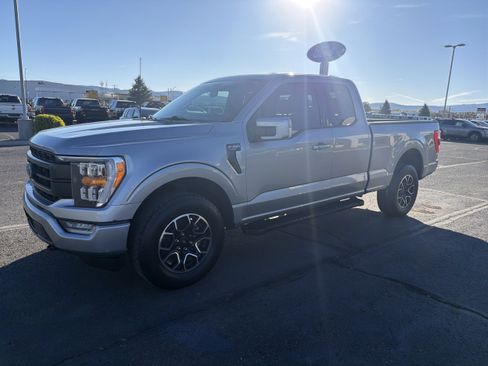 Used 2022 Ford F150 Lariat w/ FX4 Off-Road Package AWD/4WD image 3
