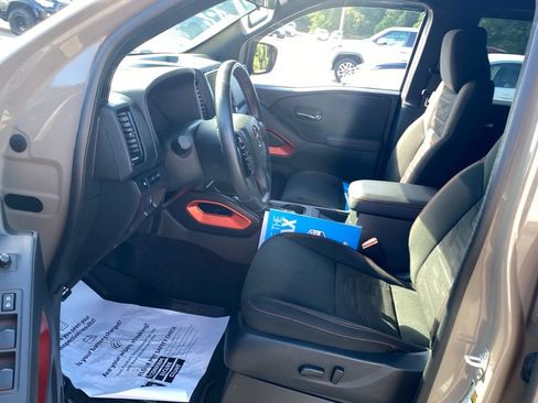 Used 2024 Nissan Frontier Pro-X w/ Pro Convenience Package RWD image 6
